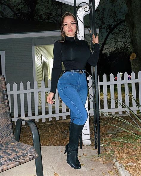 Genesis (@genesislopezofficial) .